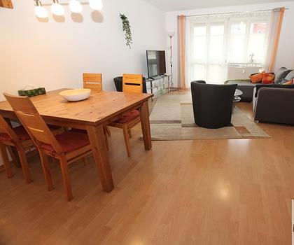 Hell und modern eingerichtete 3 Zimmer Wohnung