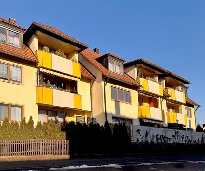 Top gepflegte 3-Zimmer-Eigentums- wohnung mit großem Balkon in ruhiger Lage in Ecktenal/Forth