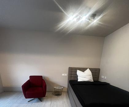 Modern möblierte Wohnung mit Balkon zum Erstbezug in Gostenhof