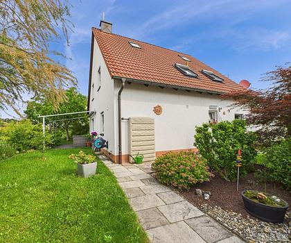 Platz für eine Großfamilie, oder Wohnen und Arbeiten in einem