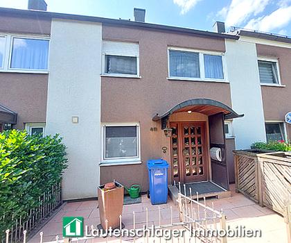 Familienglück in Altdorf
Reihenmittelhaus mit Garage