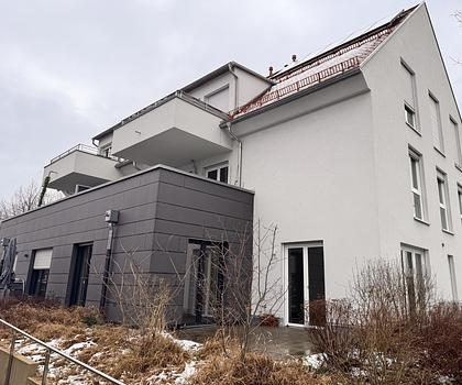 Zur Miete: 2-Zimmer-Wohnung im Erdgeschoss mit Terrasse in Neunkirchen am Brand