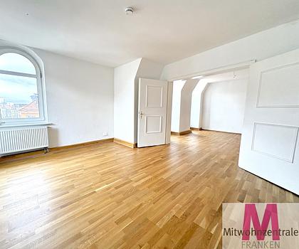 Stilvolle 3-Zimmer-Altbauwohnung mit großem Balkon in begehrter Lage von St. Johannis