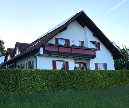 Großzügige Doppelhaushälfte mit Carport und 441 m² Grundstück