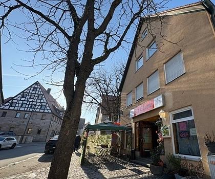 3-Familienhaus in zentraler Lage von Altdorf