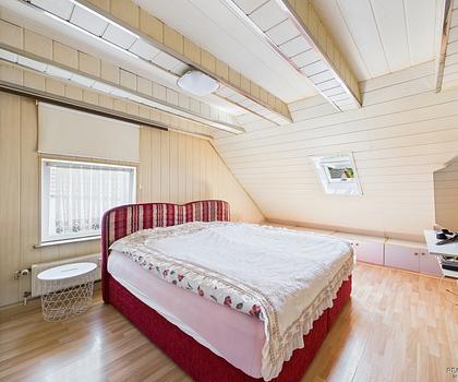 Viel Platz für die Familie - Zweifamilienhaus mit 9 Zimmern