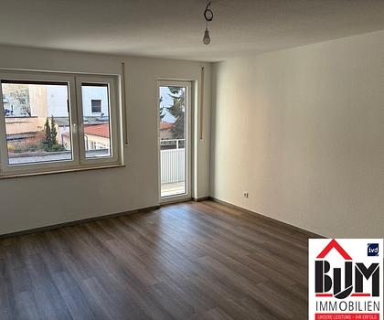 *Südbalkon - 3 Zimmer - renoviert - AR - WC separat - TG-Stellplatz möglich*