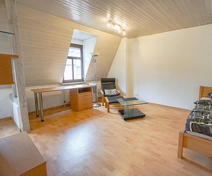 Citylage Erlangen: Hochattraktive 1-Zimmer-Wohnung mit EBK & modernem Bad