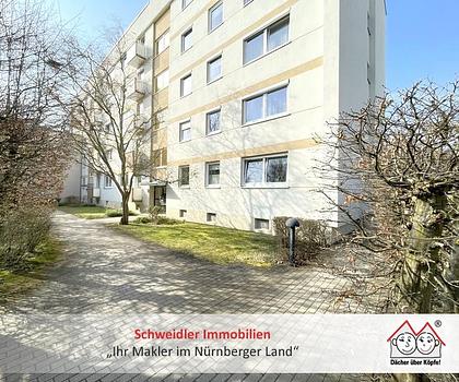 Sanier mich: 130 m² große 5-Zimmer-Wohnung mit Balkon, TG-Stellplatz u.v.m. in Nürnberg-Erlenstegen