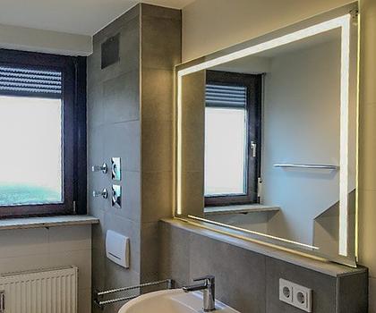 Modernisierte 2-Zi-Dachwohnung mit Westloggia