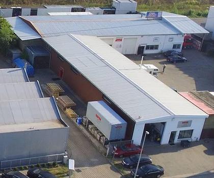 Gewerbeimmobilie mit 2 Montagehallen, Büro- und Sozialräumen