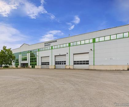 Lagern oder Produzieren und Entwickeln - großzügige Hallen wahlweise mit Büro- und Sozialräumen