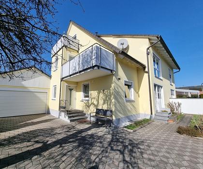 Großzügige Doppelhaushälfte mit Einliegerwohnung und Doppelgarage Nähe Südstadtpark