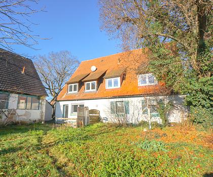 Charmantes Bauernhaus mit großem Grundstück und vielfältigem Entwicklungspotenzial