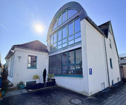 Großzügiges, Top ausgestattetes Wohnhaus mit Gewerbeeinheit sucht Unternehmer/-in