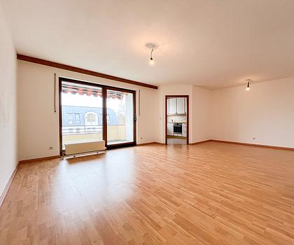 Freistehende Wohnung mit großem Balkon!