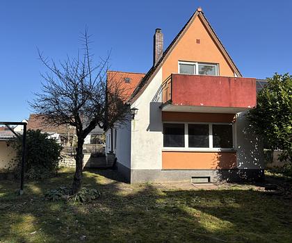 Charmantes Haus mit großem Grundstück in grüner Lage – Ideal für Renovierungsbegeisterte!