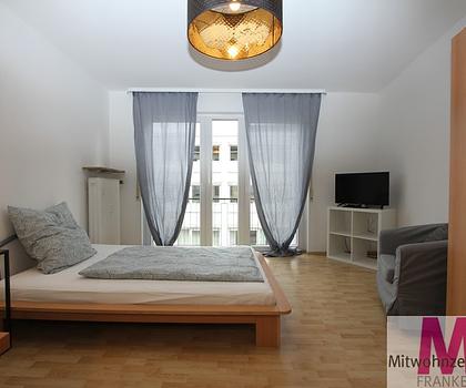 Hell und modern möbliertes City-Apartment