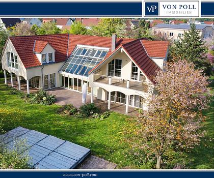 Wo Raum zur Haltung wird – Anwesen mit über 400 m² Wfl. und Pool