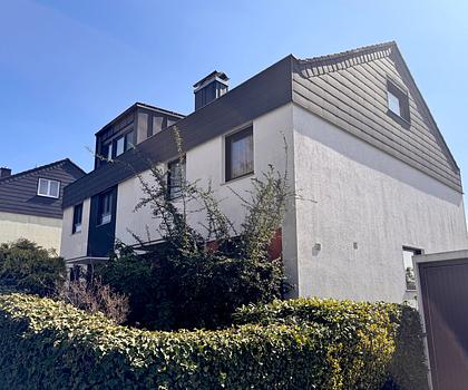 +++ GROßZÜGIGE DOPPELHAUSHÄLFTE IN HERRLICHER LAGE VON HEROLDSBERG +++