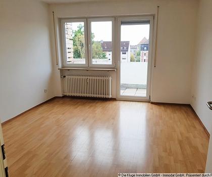 Freundliche 3 Zimmerwohnung mit 2 Balkonen WG-geeignet nahe der Ohm-Hochschule