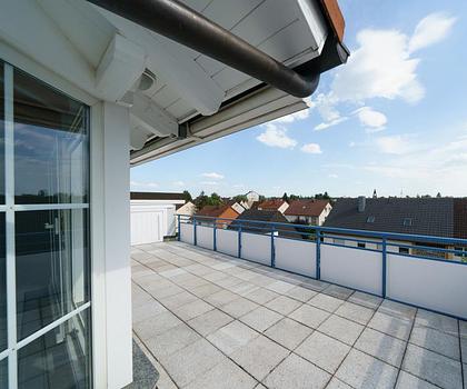 Ein Traum von Eigenheim! Penthouse mit Dachterrasse und wunderbarem Rundblick.