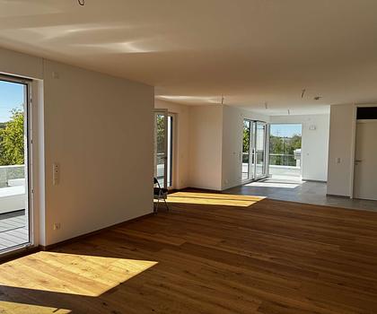 Exklusives Penthouse-Flair:  Lichtdurchflutete 5-Zimmer-Neubauwohnung an der Rednitz!
