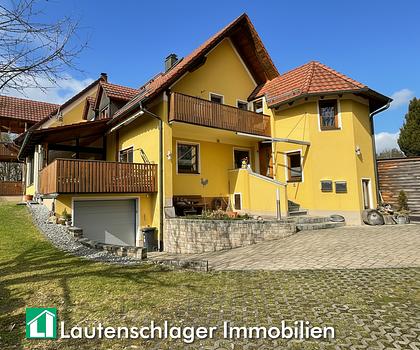Ruhig gelegen & großzügig geschnittene 4-Zimmer-EG-Wohnung mit zwei Kfz-Stellplätzen bei Berg