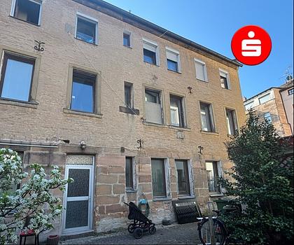 Charmante 2-Zimmer-Erdgeschosswohnung in einem denkmalgeschützten Hinterhaus