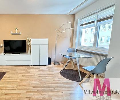Stilvolle 2-Zimmer-Wohnung mit Balkon, moderner Einbauküche und neuem Bad in Nürnberg<br/>
