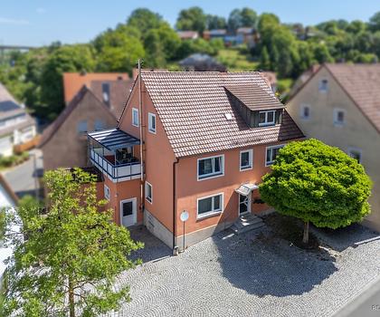 Kapitalanlage für Renovierungsprofis
Mehrfamilienhaus in zentraler Lage