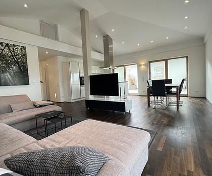 Luxuriöses 3,5-Zimmer Penthouse mit Terrasse, Balkon, Garagenstellplätzen in Schwabach