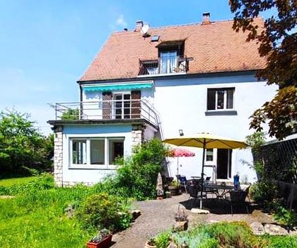 SOLIDE und gepflegt!  EFH mit Charme + 237 m² Wfl. -erweiterbar + 1.200 m² Grundstück mit Bauoption + Frei
