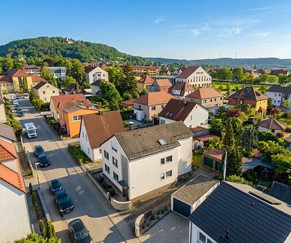 Mehrgenerationenhaus mit 3 Wohnebenen oder Wohnen und Arbeiten unter einem Dach in stadtnaher Lage!