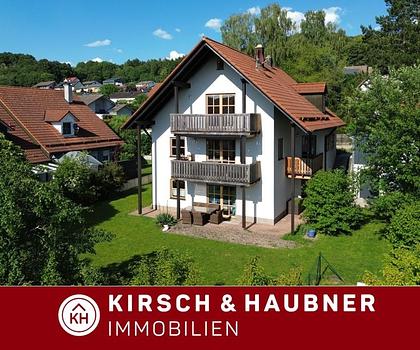 Attraktives Zweifamilienhaus mit herrlichem Weitblick -
perfekt zur Eigennutzung oder Kapitalanlage!   
   Velburg