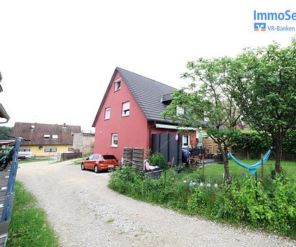 Vollunterkellerte DHH mit Garten und 2 PKW-Stellplätzen in Lauf-Dehnberg!