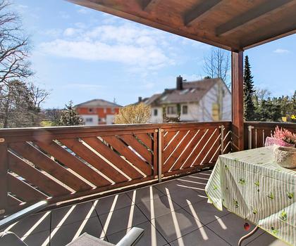 Moderne Wohnung mit herrlichem, großen Südbalkon und Blick in das Grüne