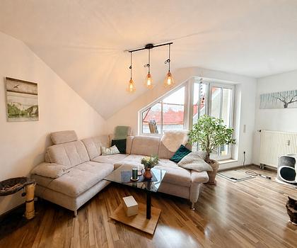 Charmante Dachgeschosswohnung mit Wohlfühlcharakter – 2 Zimmer in Schwabach