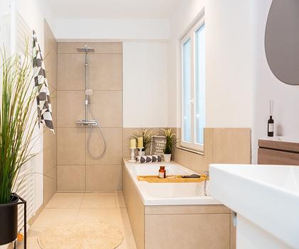 Leben an der Burgmauer! Kernsanierte, hochwertige 2-Zimmer-Wohnung in Nürnbergs bester Lage!