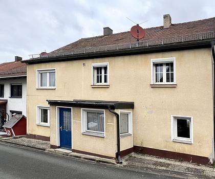 Zweifamilienhaus in Eckental/Forth - vielseitig nutzbar