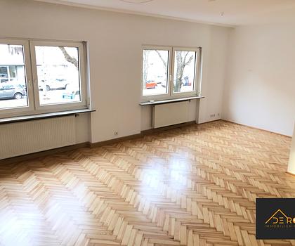 2 ZIMMERWOHNUNG MIT SÜDBALKON UND EINBAUKÜCHE